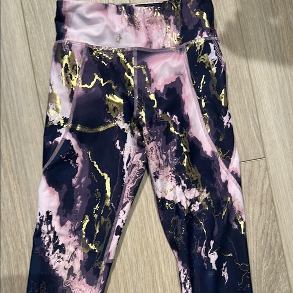 Old Navy Pink and Black Marble Leggings - Picture 3 of 5